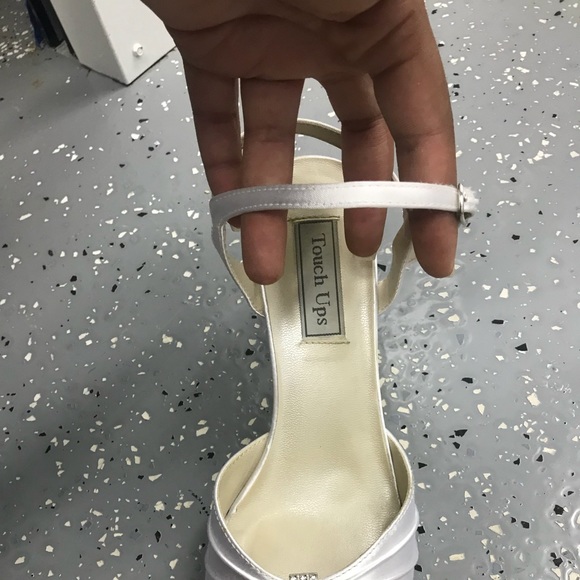 White Dress Shoes #wedding #bride - Picture 2 of 3